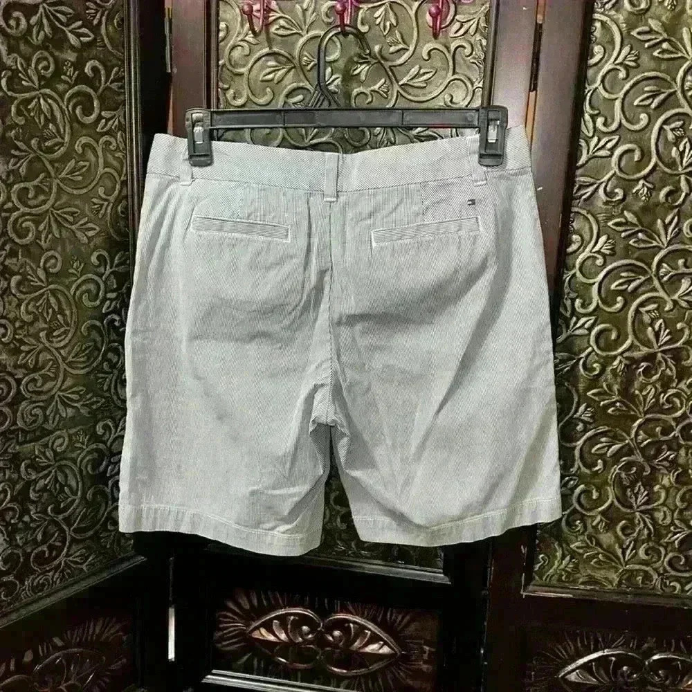 Tommy Hilfiger Women's Size 8 White & Blue Stripe Cotton Chino Shorts 9” Inseam - Picture 2 of 5